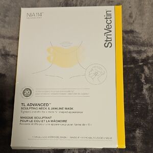 StriVectin TL Advanced Sculpting Neck & Jawline Mask — White with Yellow Accent